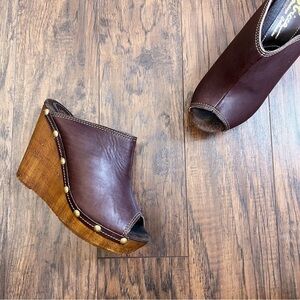 Sbicca • Guthrie wedge sandal platform brown leather peep toe mule slide clog